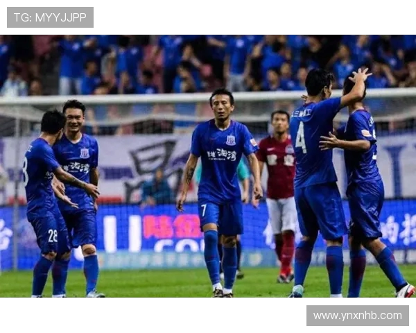 北京国安与上海申花激战正酣 双方全力争夺中超关键三分 北京国安与上海申花激战正酣 双方全力争夺中超关键三分