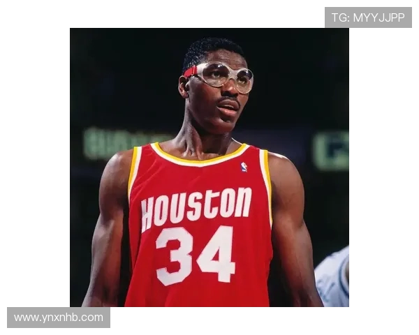 哈基姆·奥拉朱旺:从梦幻脚步到NBA历史传奇的崛起之路 哈基姆·奥拉朱旺:从梦幻脚步到NBA历史传奇的崛起之路