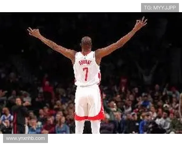 卡尔·马龙：篮球历史中的力量巨人与忠诚传奇