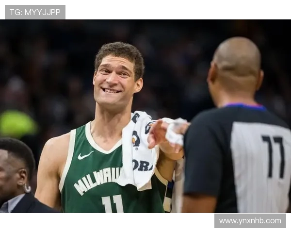 布鲁克洛佩斯:从内线巨兽到全能球员的华丽转身与职业生涯回顾 布鲁克洛佩斯:从内线巨兽到全能球员的华丽转身与职业生涯回顾