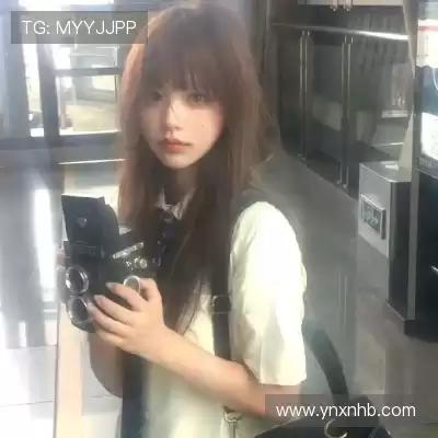 薄霜凤